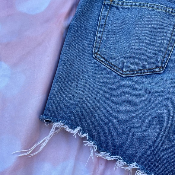 GRLFRND Distressed Raw Hem Cut Off High Waist Denim Shorts Size 27 - Picture 13 of 15